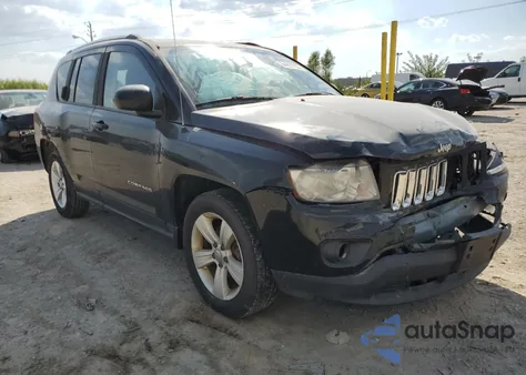 2013 Jeep Compass Sport z USA, uszkodzony, nr VIN 1C4NJCBB3DD208052
